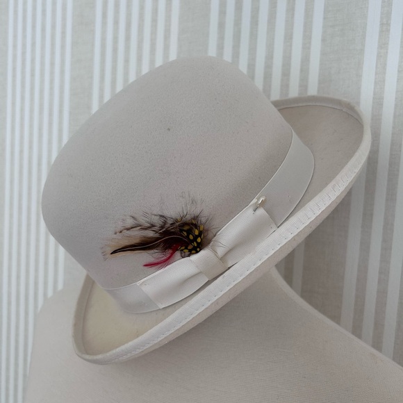 Derby Other - Vintage Derby Bowler Hat Men's 100% Wool Cream Small Grosgrain Ribbon & Feather